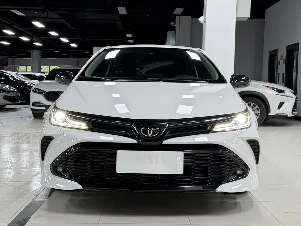 Toyota Corolla 2022 — фото 2