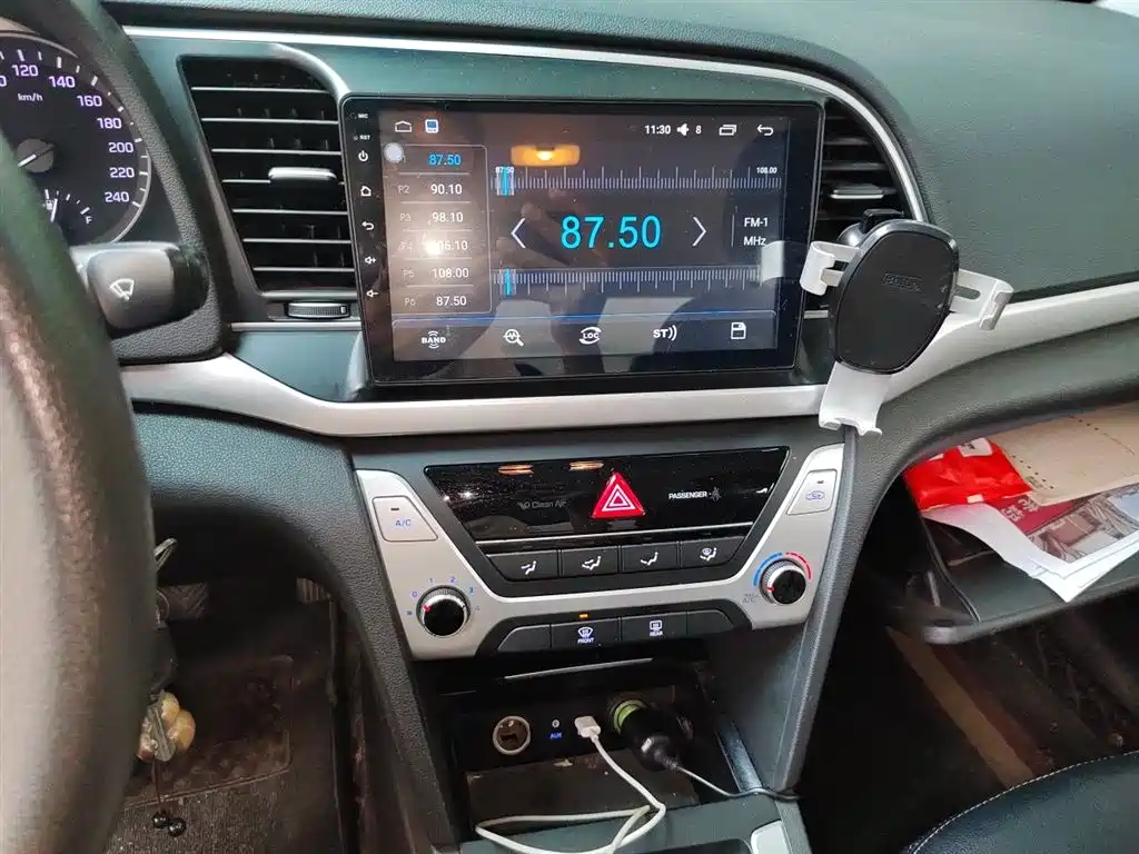 Hyundai Elantra 2017 — фото 14