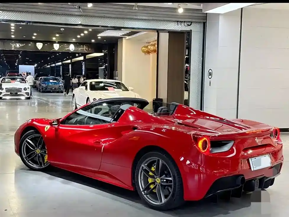Ferrari 488 2018 — фото 4