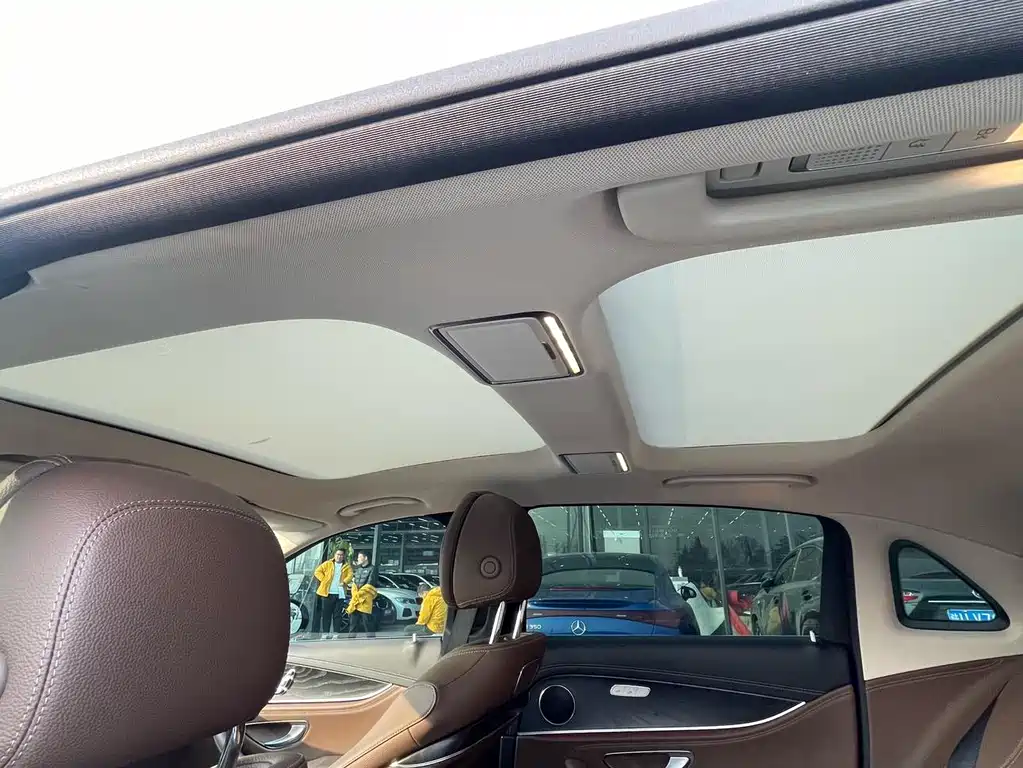 Mercedes-Benz E-Class 2020 — фото 16
