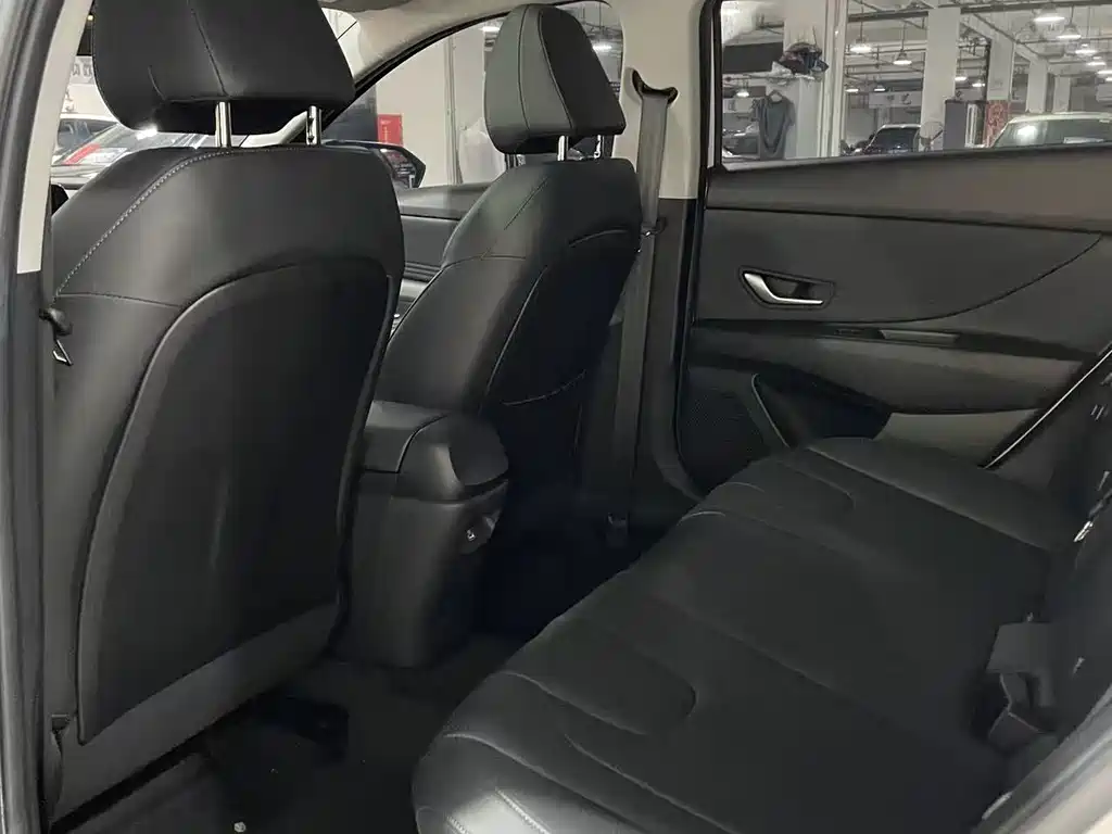 Hyundai Elantra 2021