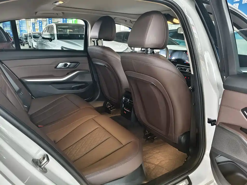 BMW 3 Series 2023