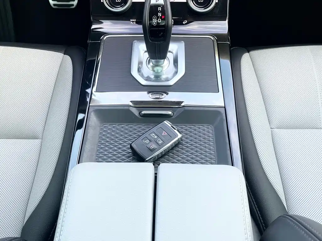 Land Rover Evoque 2020 — фото 15