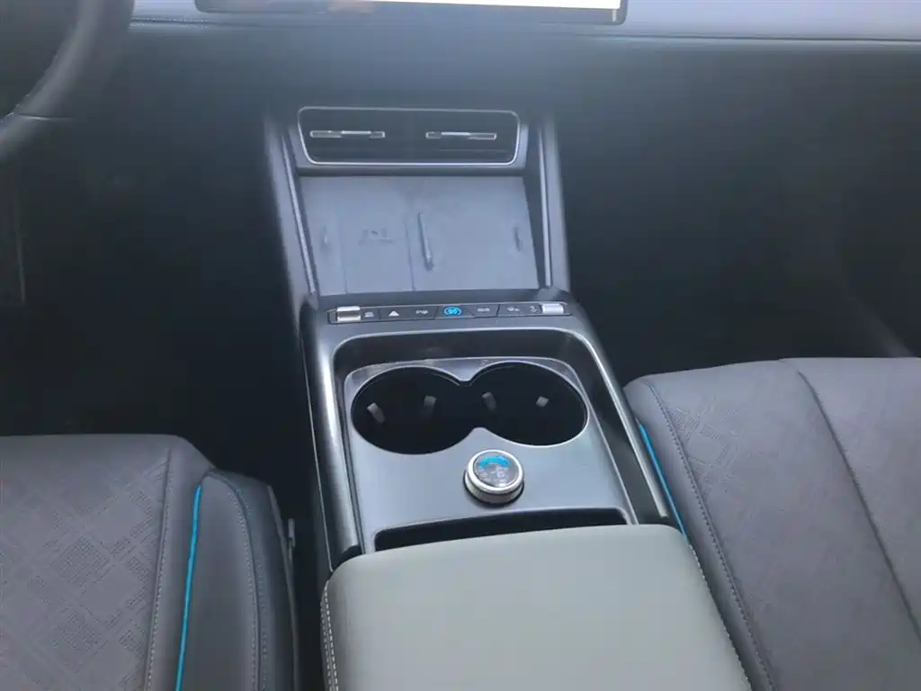 BYD Qin L 2025 — фото 14