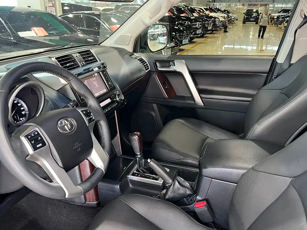 Toyota Prado 2016 — фото 16