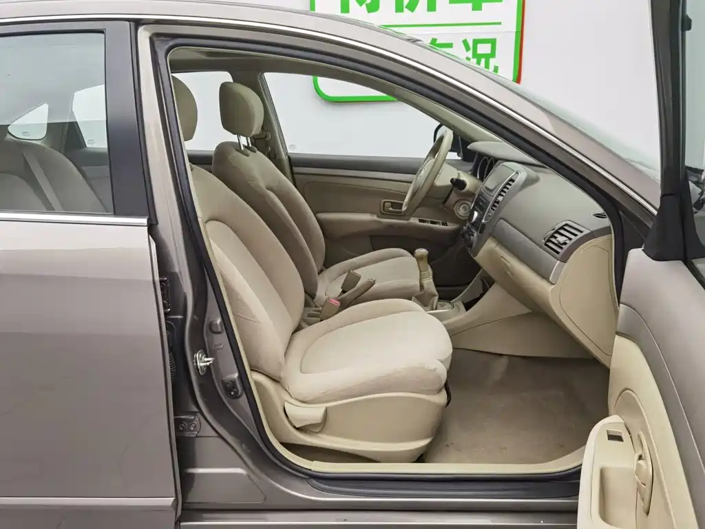 Nissan Sylphy 2017 — фото 23