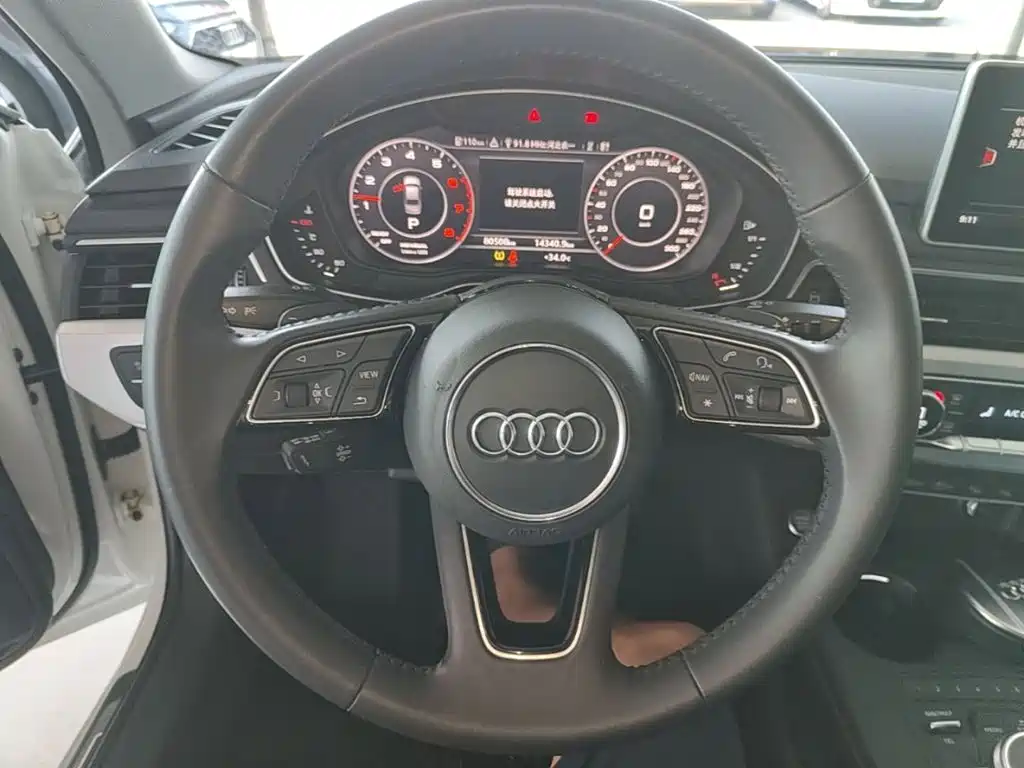 Audi A4L 2019 — фото 11