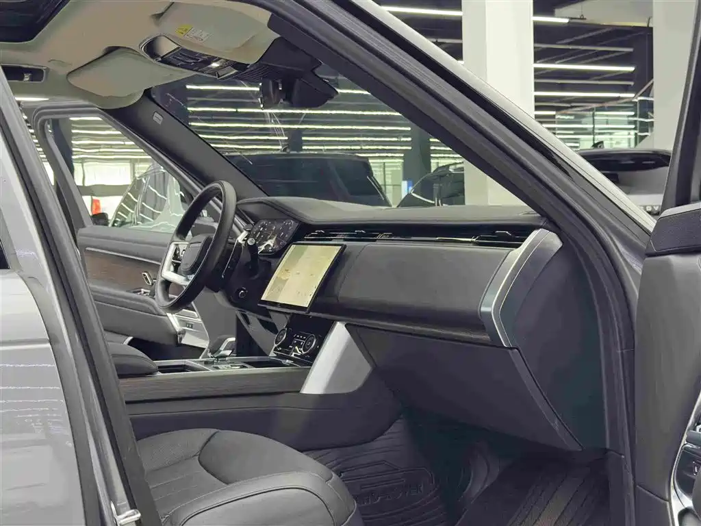 Land Rover Range Rover 2023 — фото 10