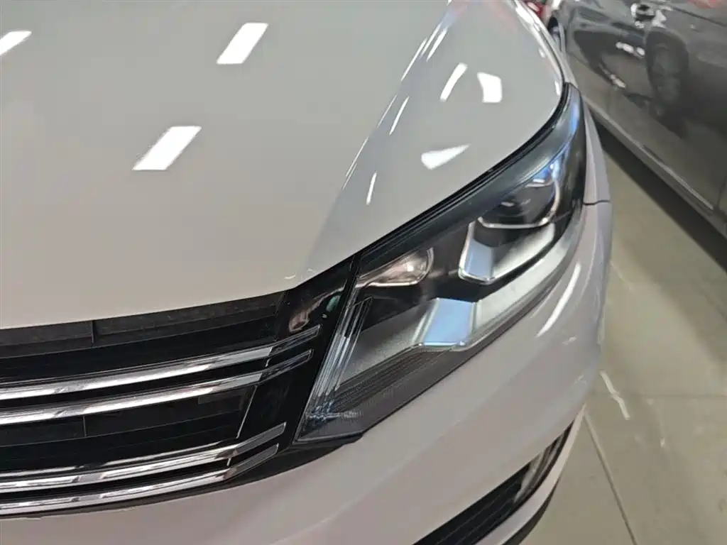 Volkswagen Tiguan 2019 — фото 24