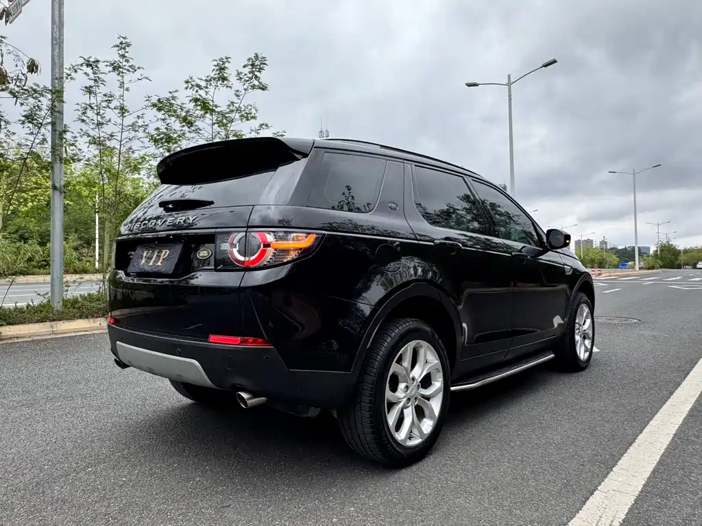 Land Rover Discovery Sport 2017 — фото 12