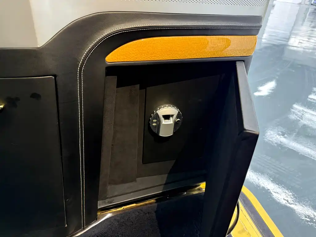 Toyota Alphard 2019 — фото 14