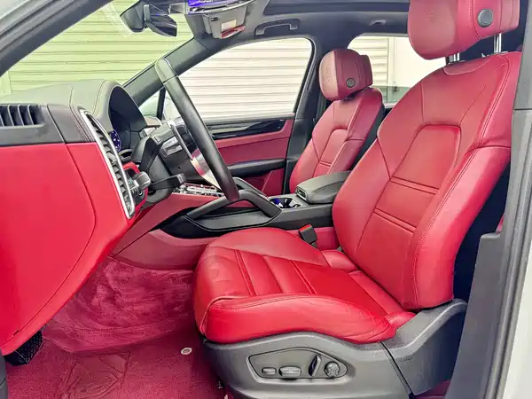 Porsche Cayenne 2022