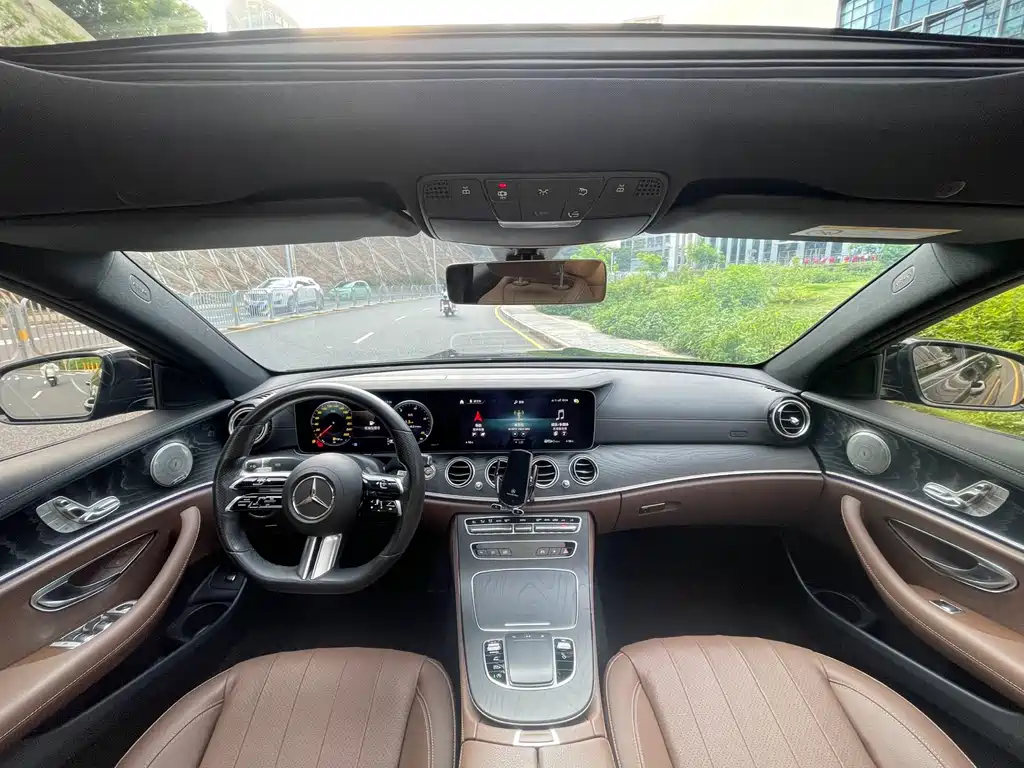 Mercedes-Benz E-Class 2022 — фото 10