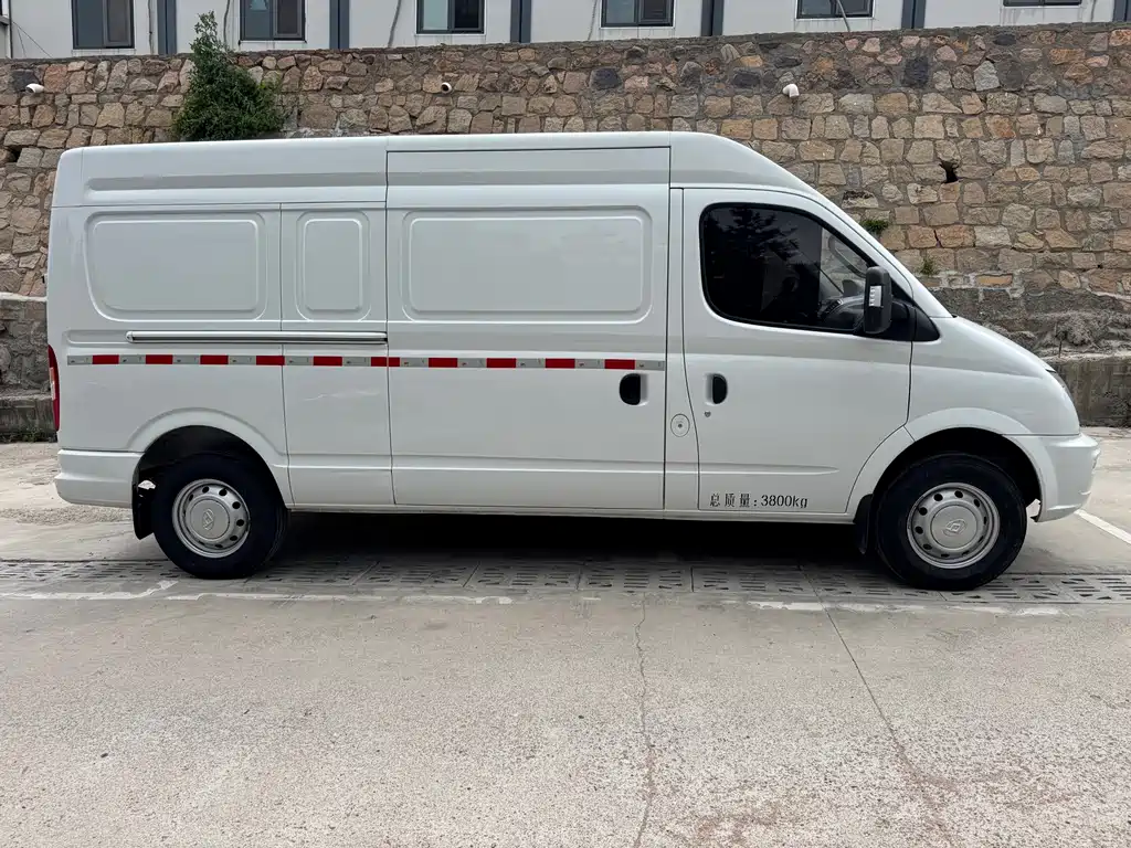 Maxus V80 2022