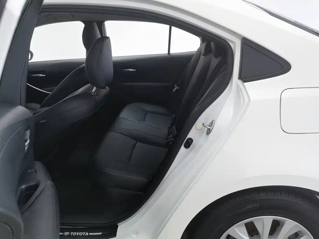 Toyota Corolla 2023 — фото 15