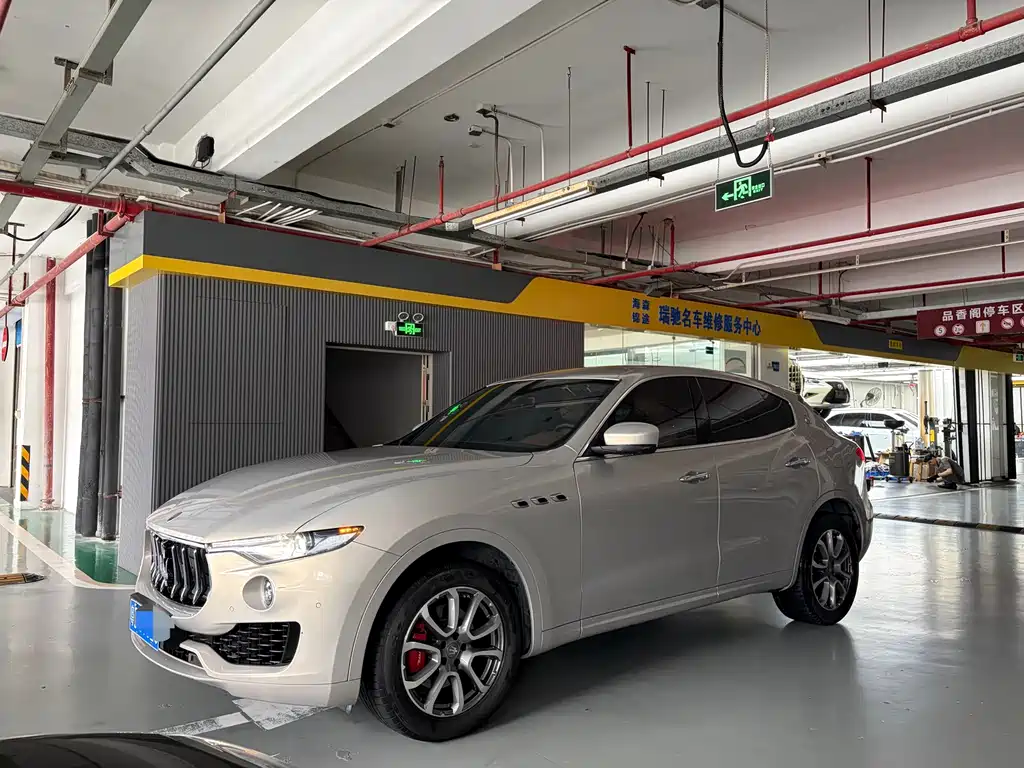 Maserati Levante 2018 — фото 1