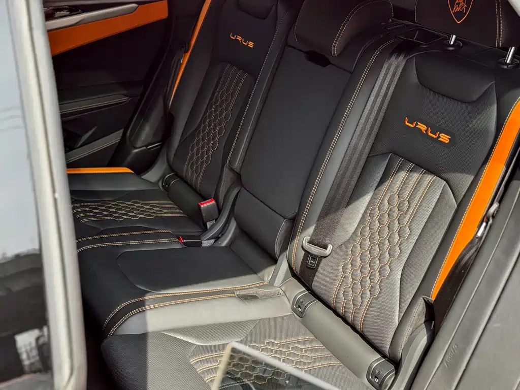 Lamborghini Urus 2023 — фото 14