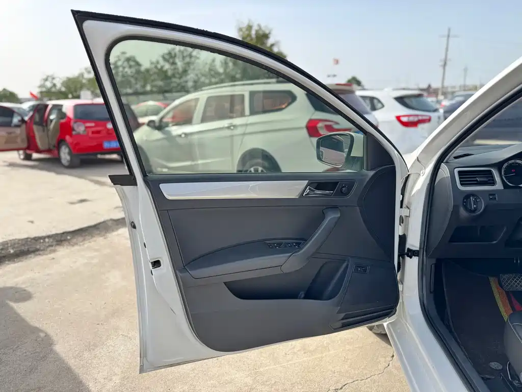 Skoda Rapid 2019 — фото 26