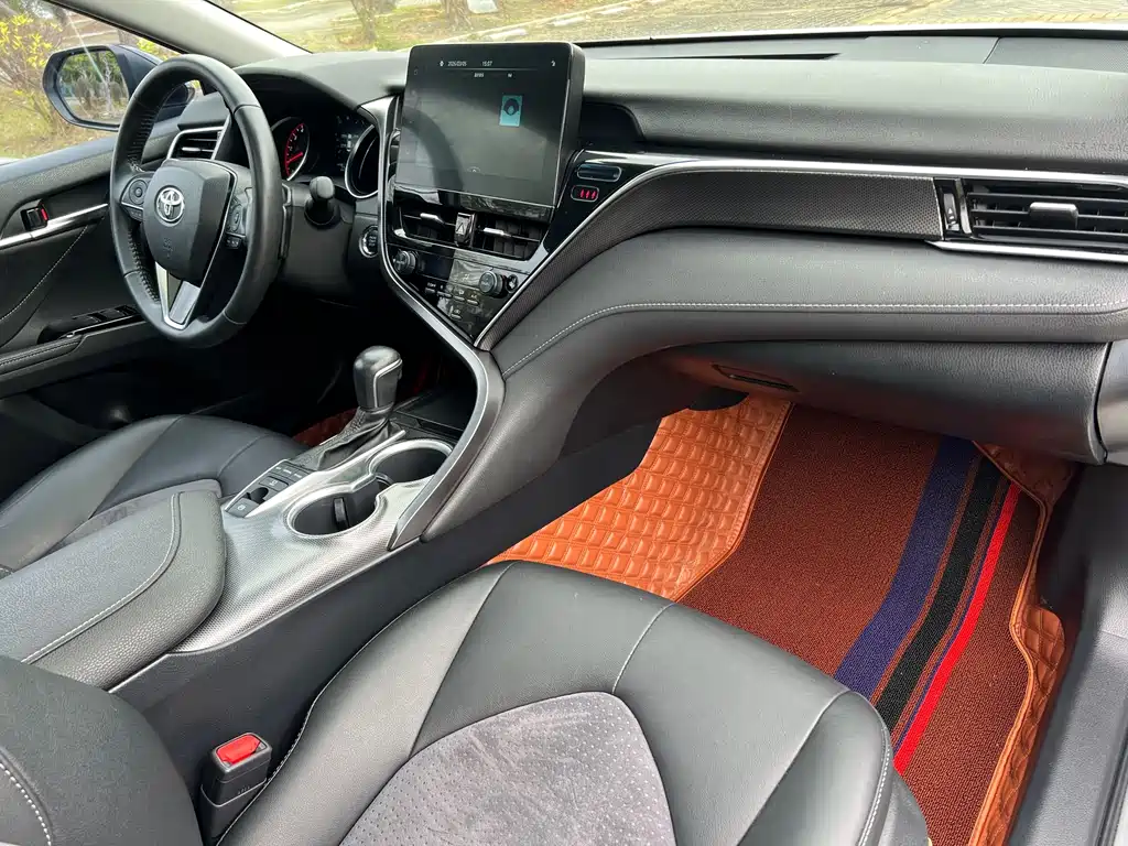 Toyota Camry 2023 — фото 15