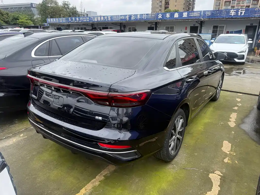 Geely Emgrand 2022 — фото 16