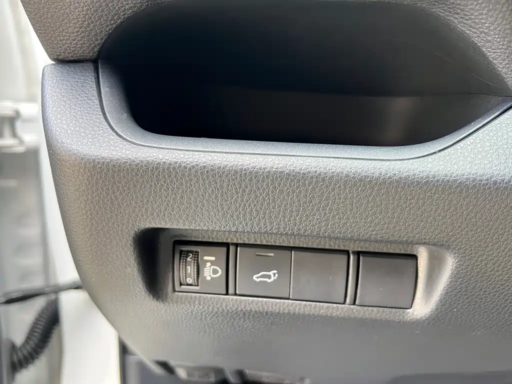 Toyota Wildlander 2022 — фото 10