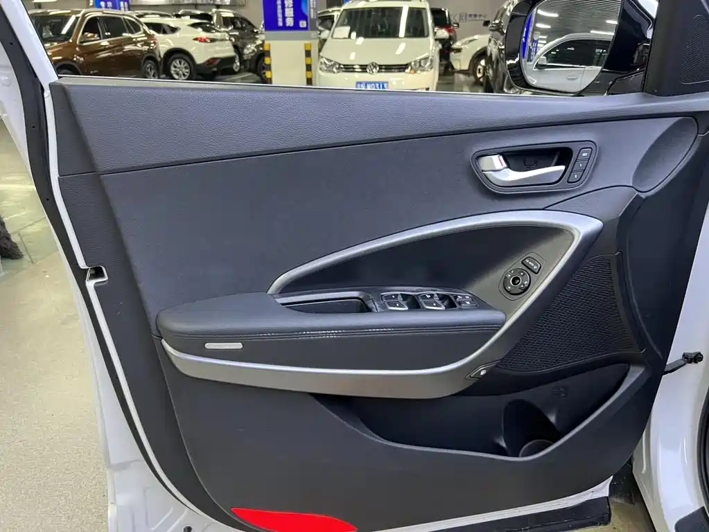 Hyundai Santa Fe 2015 — фото 9