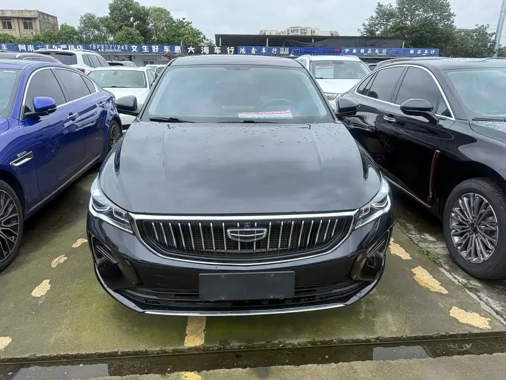 Geely Emgrand 2022