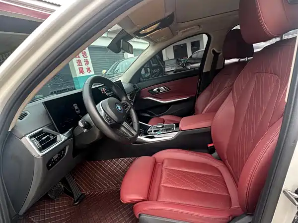 BMW i3 2024
