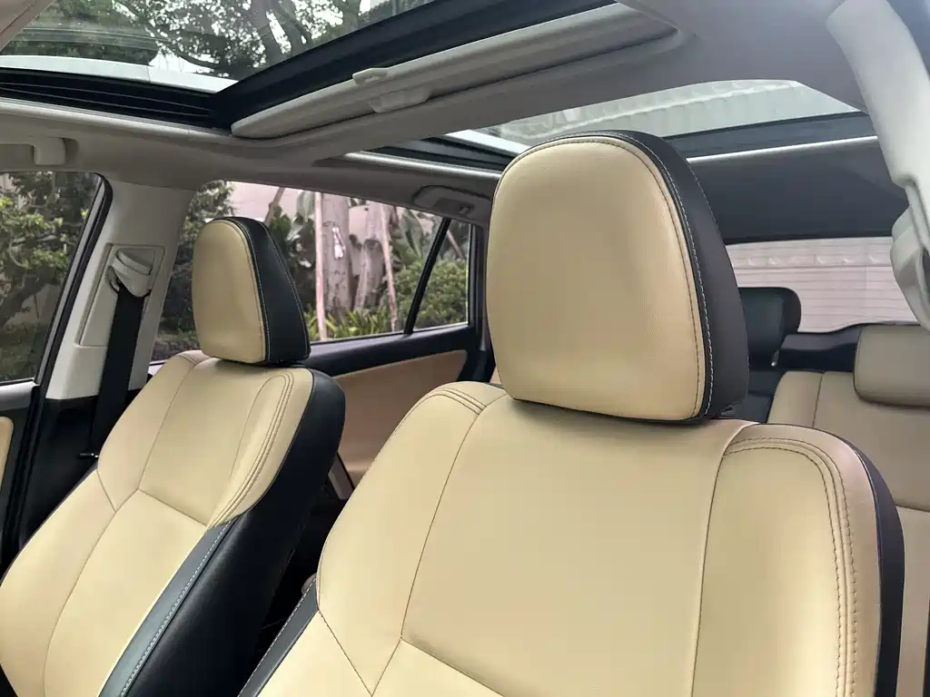 Toyota RAV4 2017 — фото 25
