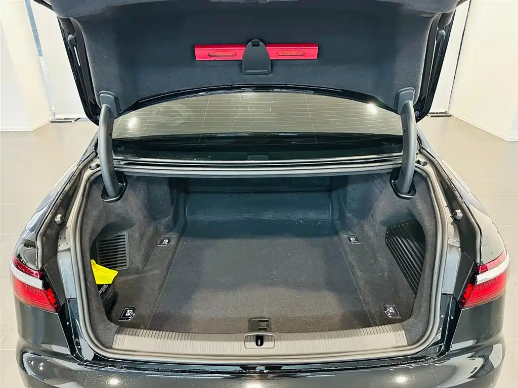 Audi A8 2021