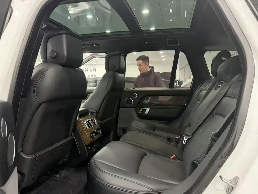 Land Rover Range Rover 2019 — фото 11