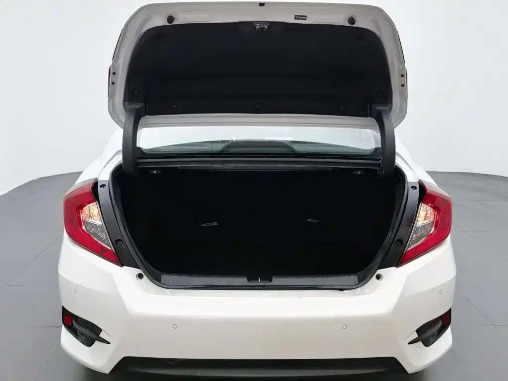 Honda Civic 2018 — фото 16