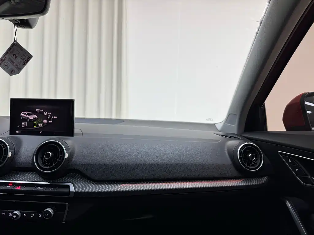 Audi Q2L 2020 — фото 28
