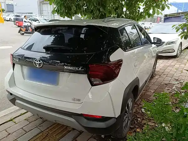 Toyota Yaris L 2022