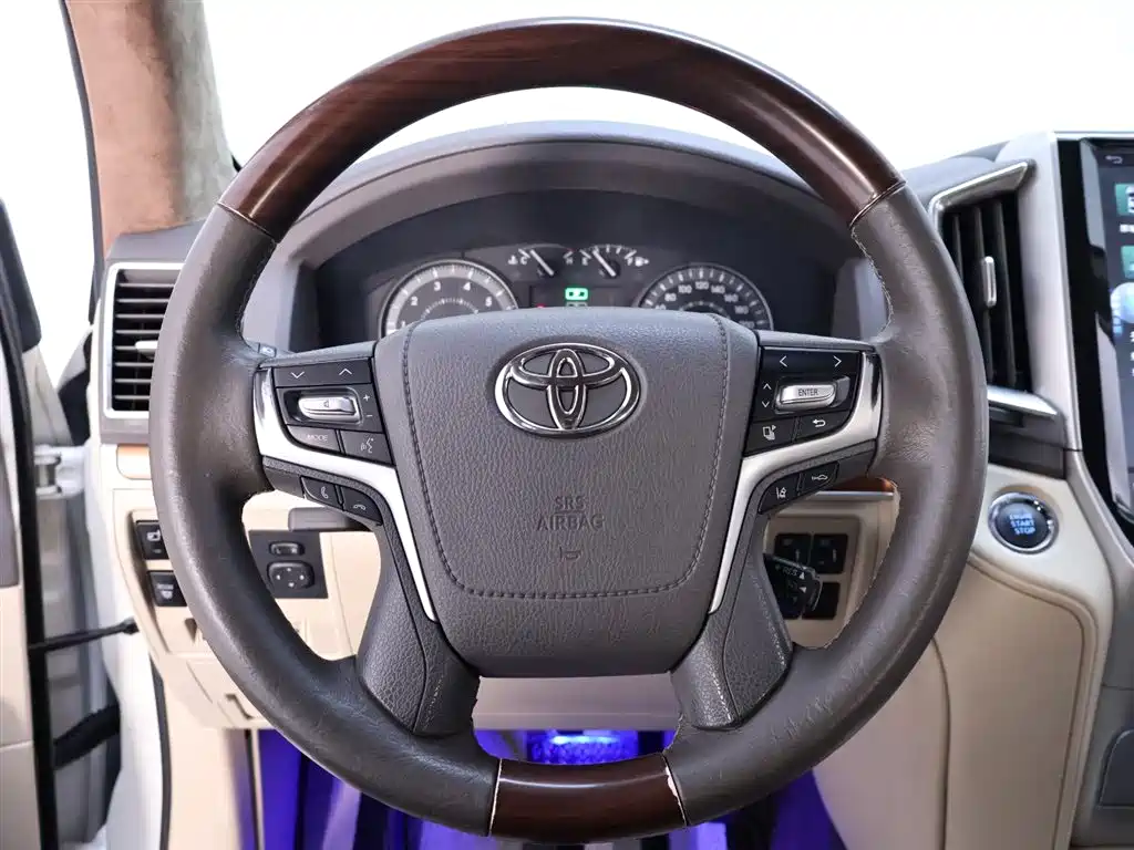 Toyota Land Cruiser 2019 — фото 16