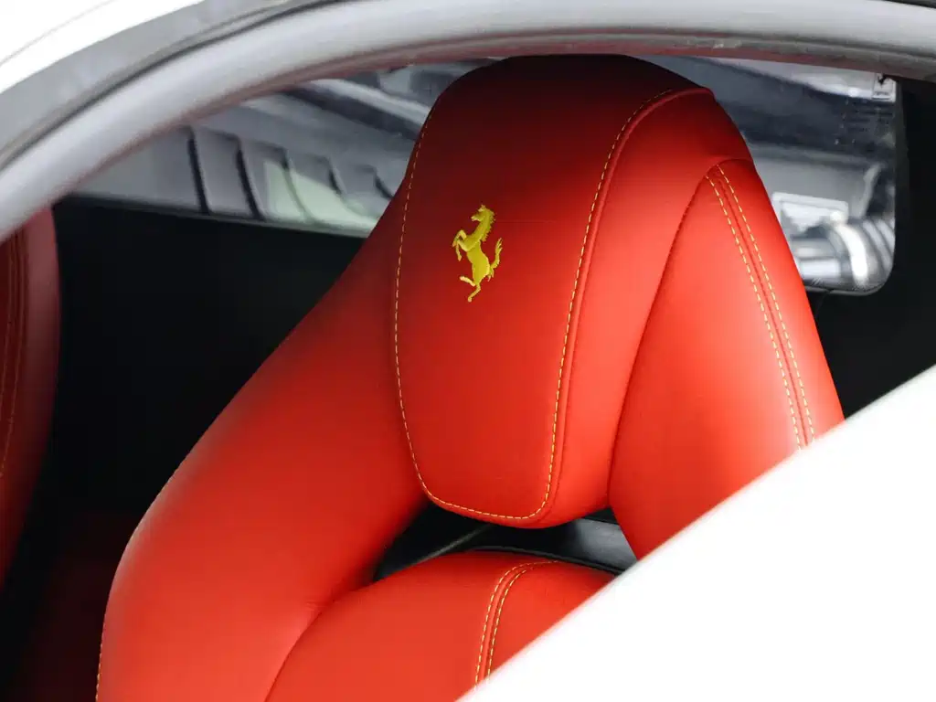 Ferrari F8 2021 — фото 18