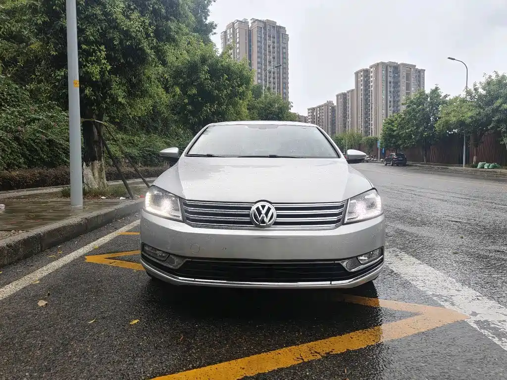 Volkswagen Magotan 2013