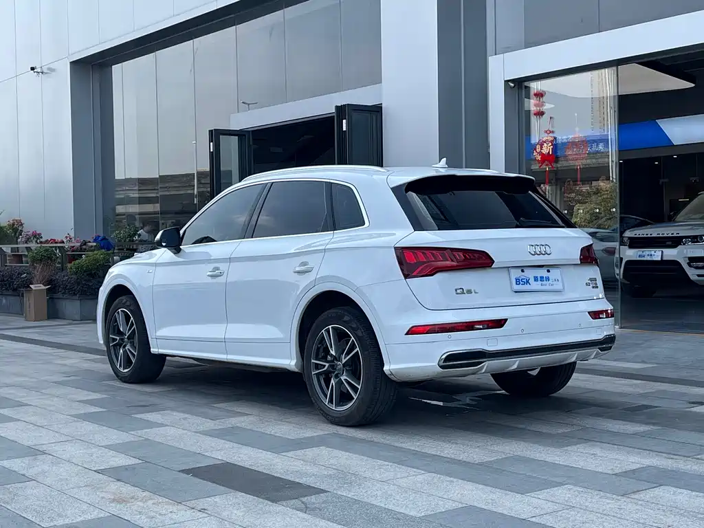 Audi Q5L 2018 — фото 6