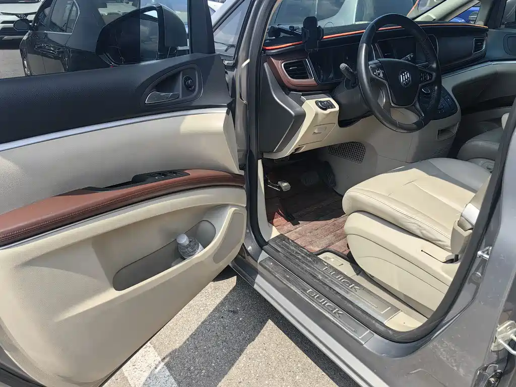 Buick GL8 2017