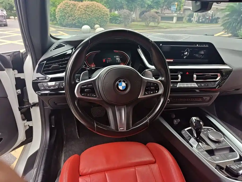 BMW Z4 2021 — фото 11