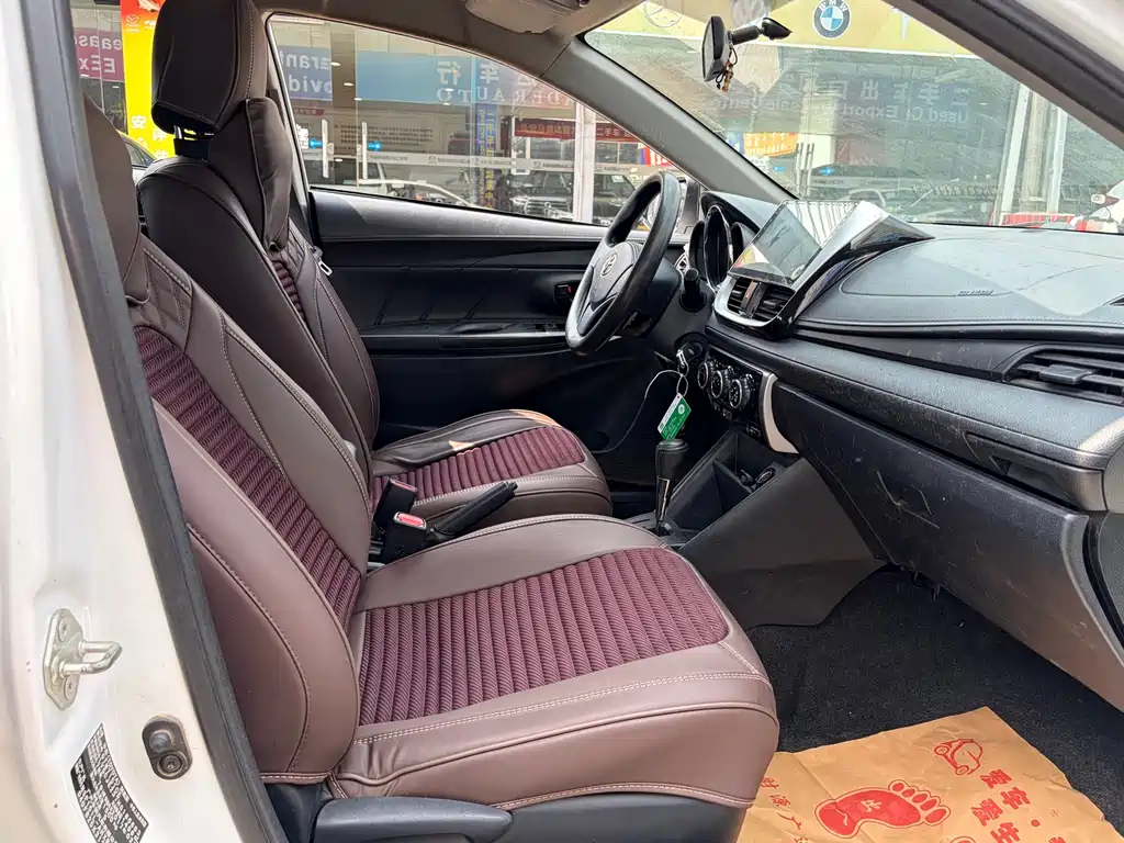 Toyota Yaris L 2017 — фото 8