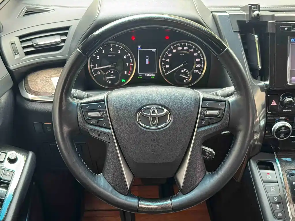 Toyota Alphard 2018 — фото 3