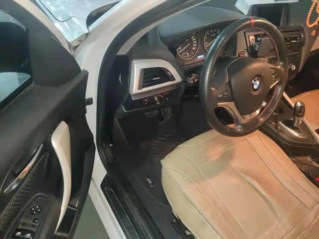 BMW 1 Series 2014 — фото 13