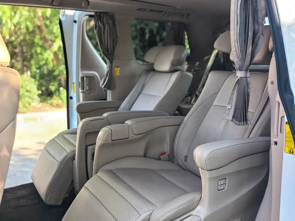 Toyota Alphard 2016 — фото 22