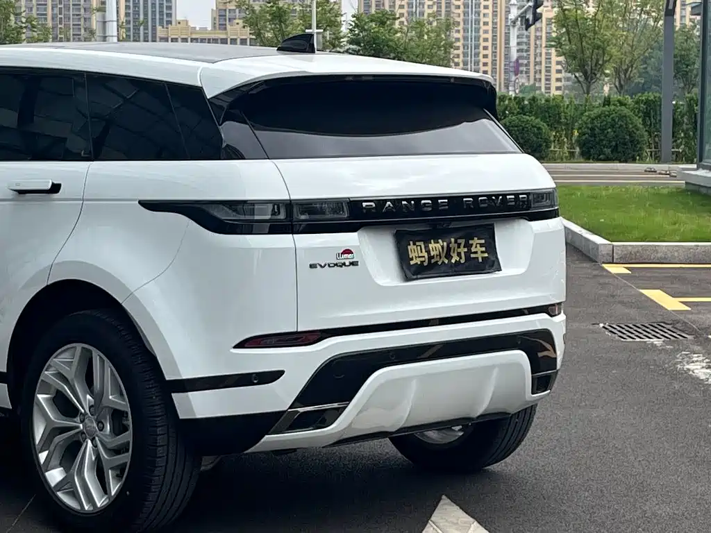 Land Rover Evoque 2024 — фото 11