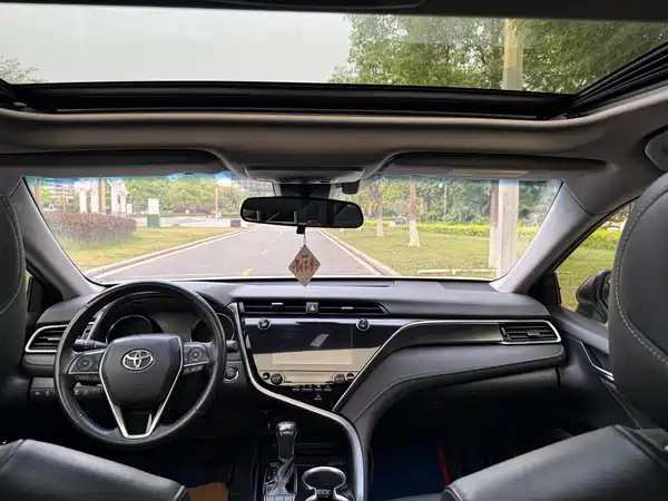 Toyota Camry 2019