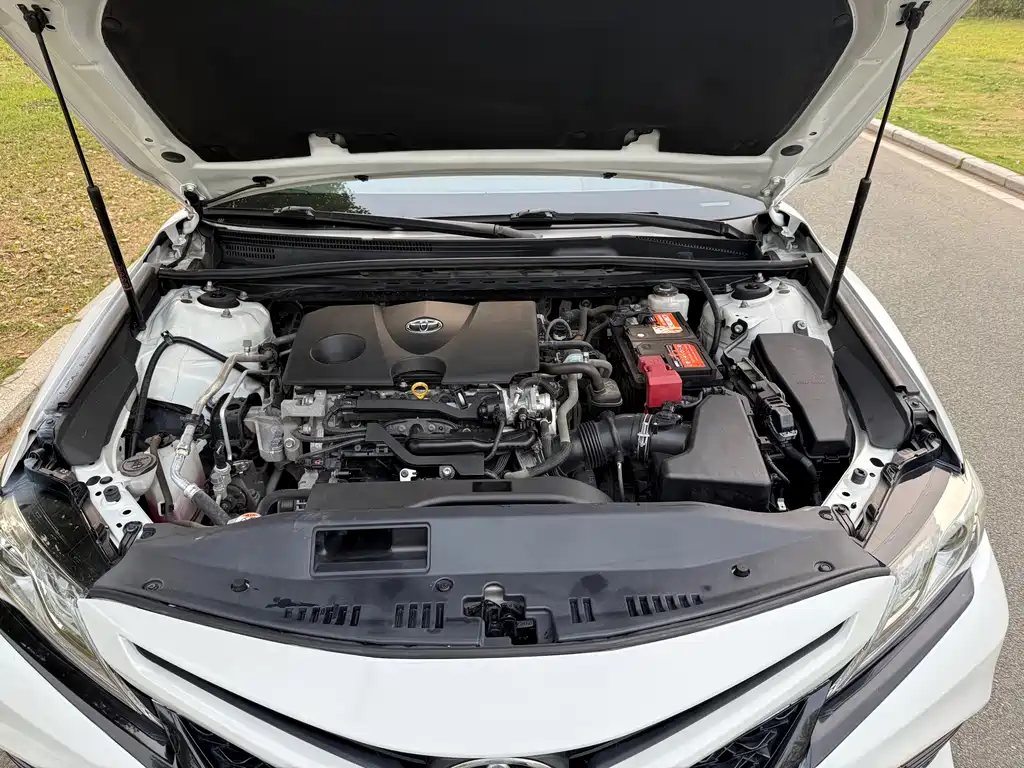 Toyota Camry 2020 — фото 12