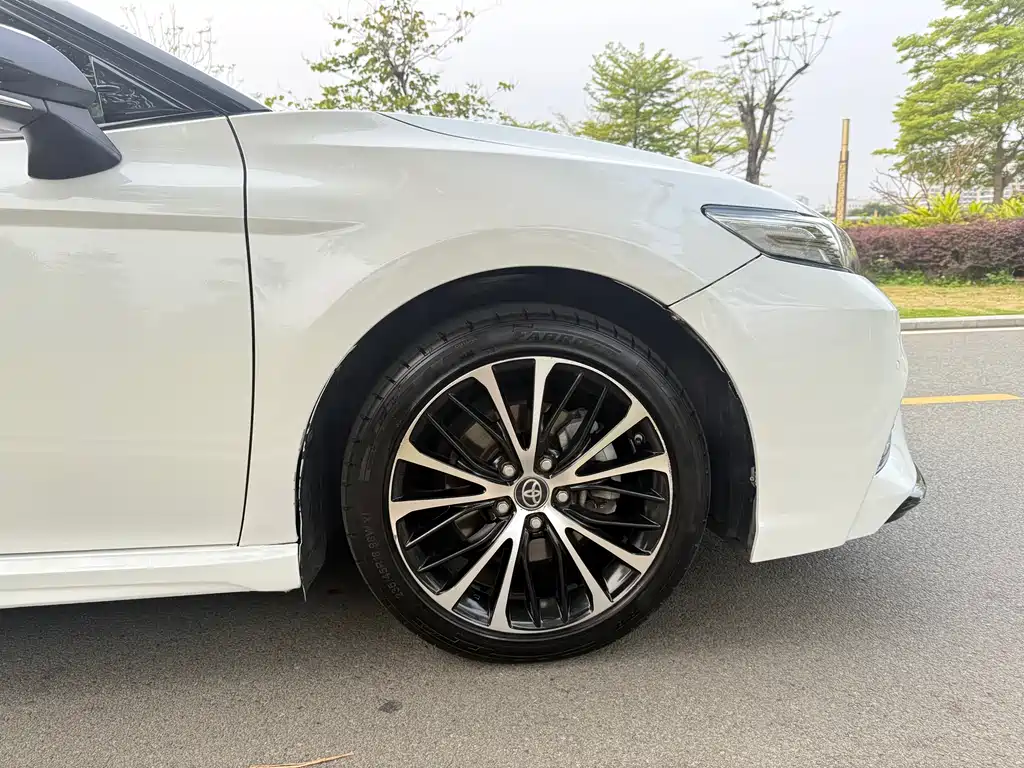 Toyota Camry 2020 — фото 14