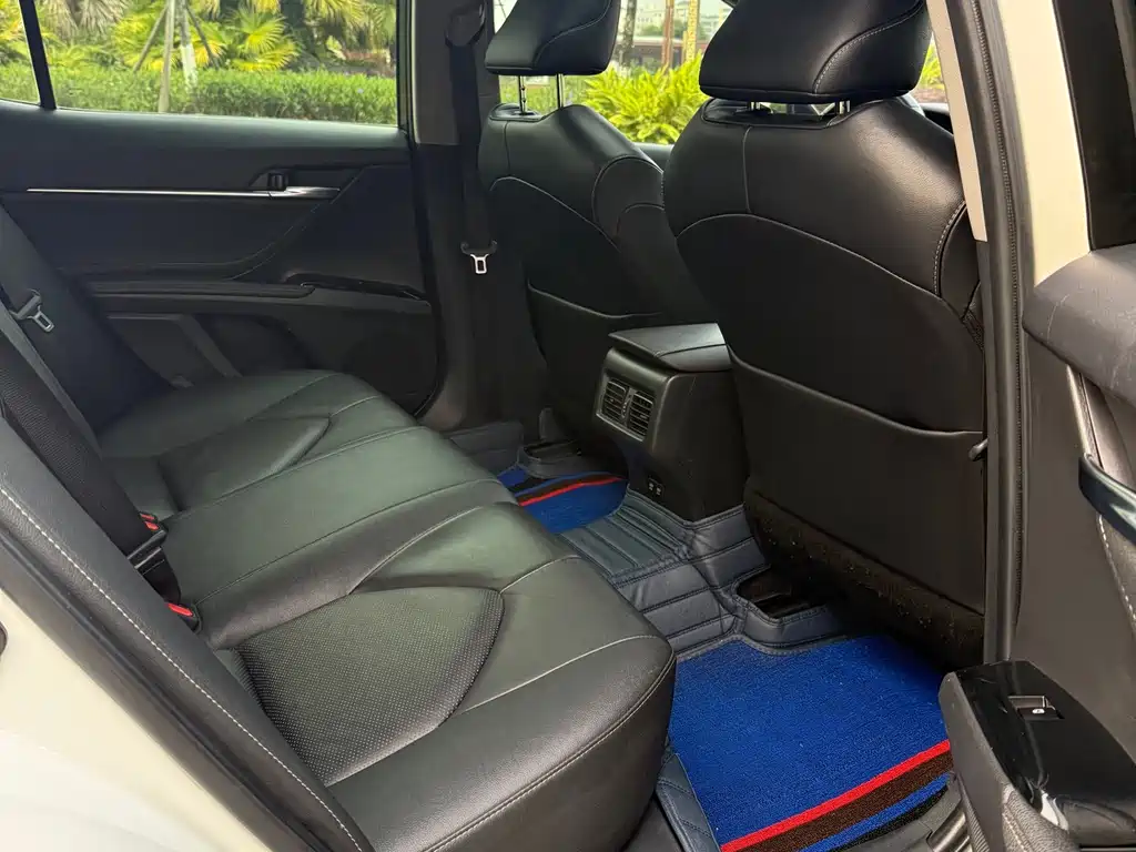 Toyota Camry 2020 — фото 18