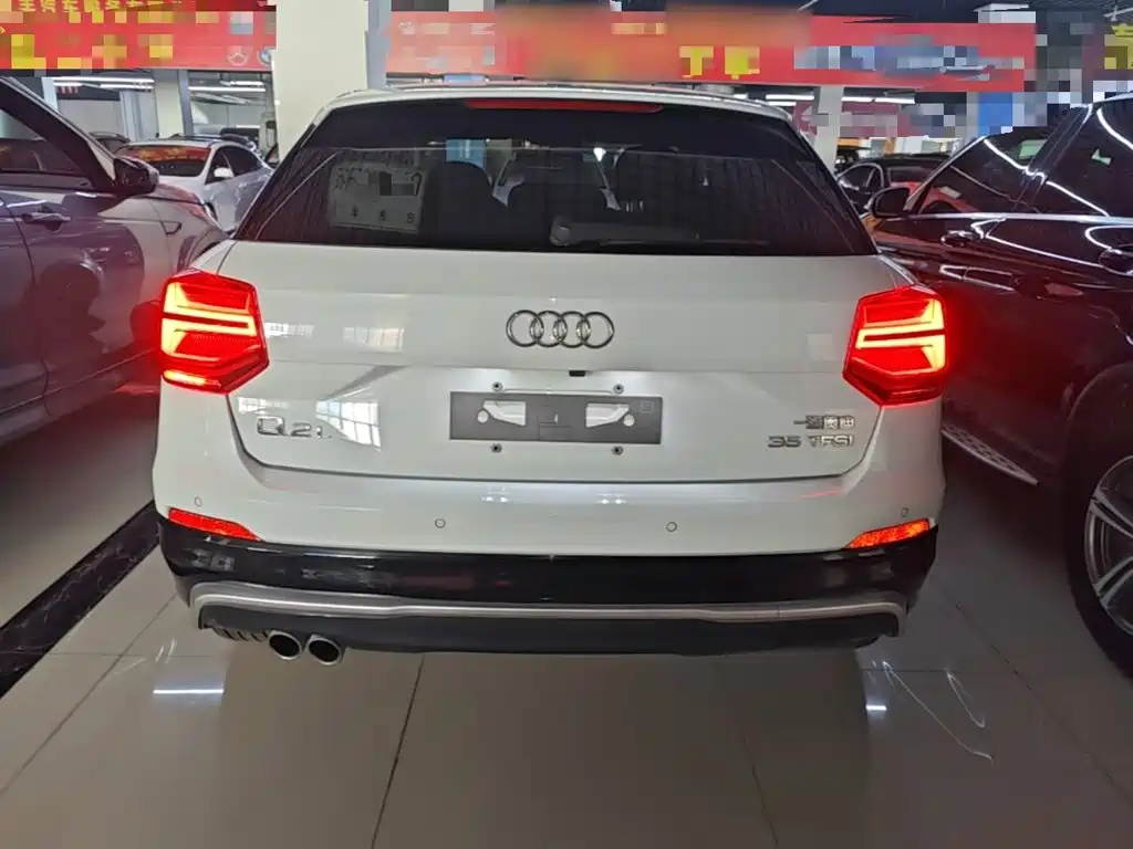 Audi Q2L 2019 — фото 6